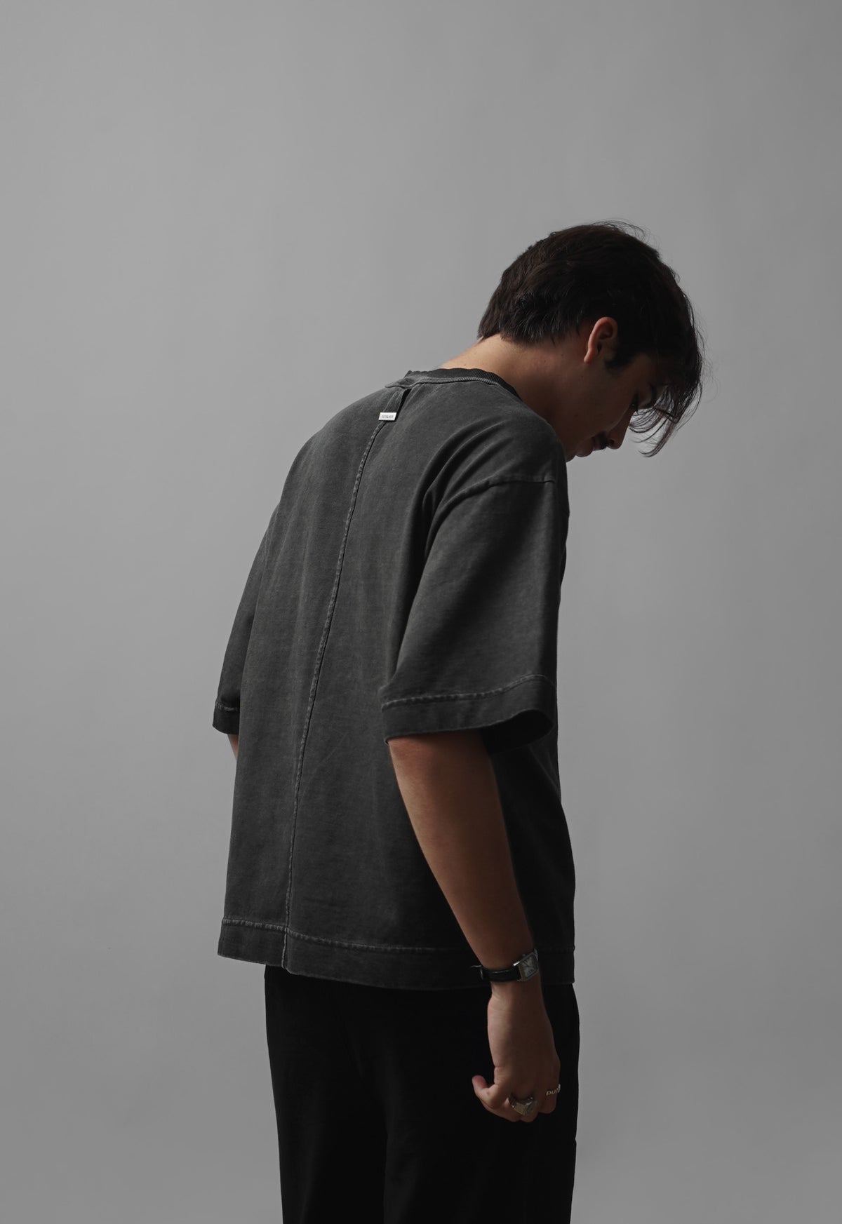 THE HUNT BOXY TEE TITANIUM