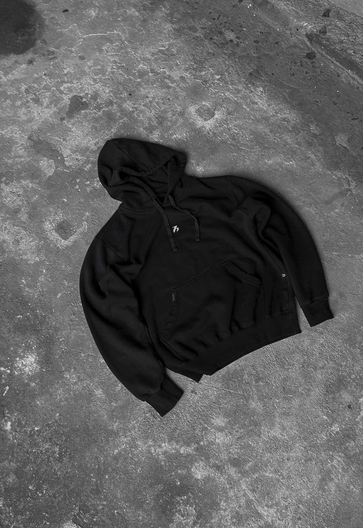 UNIFORM HOODIE BORNTOBLACK
